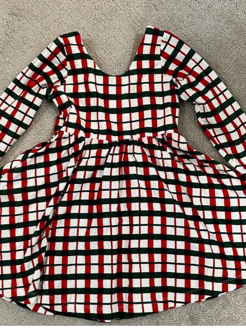 Monica + Andy • festive plaid long sleeved dress ❤️💚